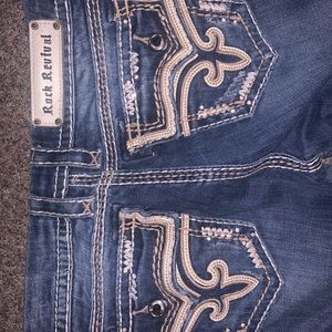 Skinny RR jeans with stone settings.